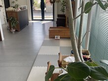 キッズスペース有、ベビーベッド有、オモチャ有、