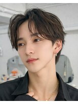 ポーチバイハニー オモテサンドウ(PORCH by HONEY omotesando)&nbsp;シャドウパーマ/刈り上げセンターパート/フェザーパーマ