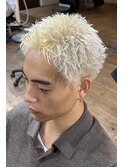ブロンドスパイキーショート