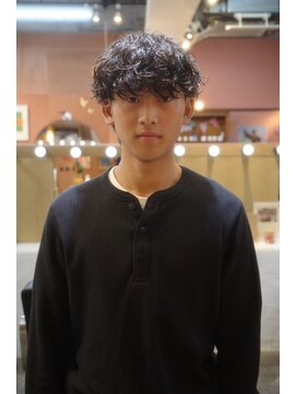 エディ(Edy) メンズマッシュ波巻きスパイラルパーマケアパーマ眉毛カット岡山