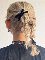 リレーション(Relation)&nbsp;短めヘア　ツインの編み下ろし