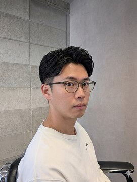ワンワンオー バーバーショップ コンチネンタル(@110 BARBER SHOP continental) サイドパート