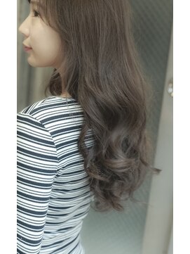 エミュ 新宿(emu) ブリーチなしの柔らかカラー U-REALM otto 川田