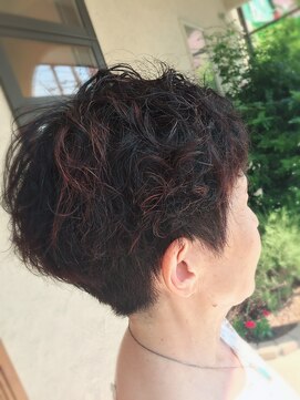 アトリエ 2.23 ドゥドゥトロワーサンテ(ATELIER 2.23 sante) 和漢カラーにメッシュをプラス