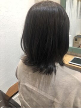 リーフ ヘアアンドリラクーゼーション(Leaf hair&relaxation) ミディアム×アッシュカラー