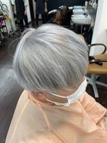 グルック ヘアーリラクゼーション 九条店(Gluck Hair Relaxation) プラチナシルバーカラー