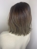 モルニ(MORNI)&nbsp;グレージュ_マロンベージュ Aラインボブ かきあげ