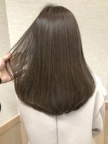 クシェル(kuschel)&nbsp;マット系ロングヘア。赤み嫌いな方はおすすめ