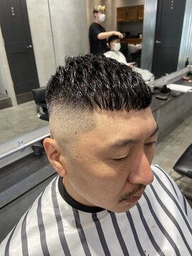 エフエム 明大前(FM) バーバー　ツーブロック/刈り上げ/アップバング/フェード
