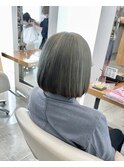 オリーブベージュ