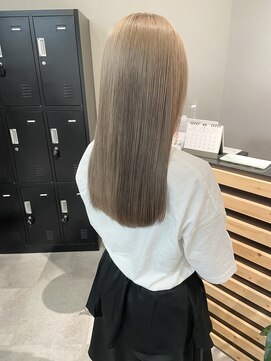 アイリー 名古屋(A/LEE) ミルクティーベージュ