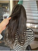 カーキベージュ×透明感