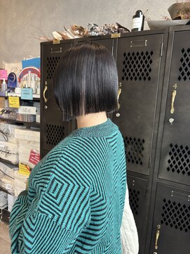 アチーブリス(achieve Liss) 切りっぱなしボブ小顔スッキリこなれヘア暖色系プツットカット