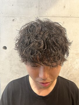 リベルテ グリット(Liberte Grit) 波巻きスパイラルメンズショートツーブロック縦落ちパーマ