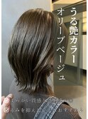 オリーブベージュ
