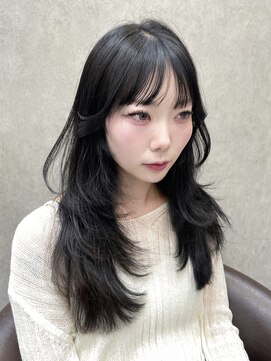 ロンド レア 天神大名店(Lond Le’a) ホワイトブロンド/外ハネボブ/美髪/ワイドバング/ブルーブラック