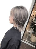 salon de MiLK 札幌大通店【サロン ド ミルク】 レイヤーで動きをつけたシルバースタイル