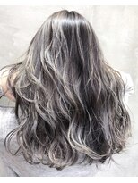 キラ 渋谷(KILLA)&nbsp;バレイヤージュカラー／パールグレー【KILLA北間寛哉】