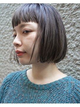 ブルートマト(BLUE TOMATO) バイオレットグレージュのボブスタイル