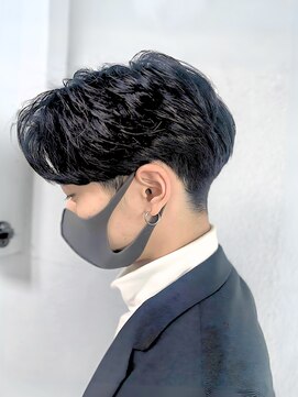 アンバランスオオサカ(UNBALANCE OSAKA) ★メンズカット/センターパート/ブルーブラック/カルマ【JUNYA】