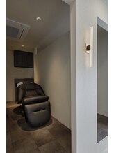 【個室シャンプールーム】リラックスしてお過ごしください。