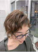 くせっ毛ショートのアシンメトリースタイル