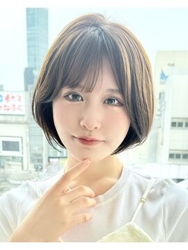 アフロート ルヴア(AFLOAT RUVUA) 【岩田莉奈】40代50代の似合わせカットで若見えショートボブ新宿