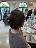 艶感ブラウンのコンパクトボブ