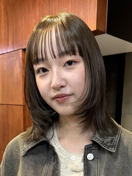 ナループロアポンテ(Nalu pu loa PONTE) ミディアムレイヤーパーマ落としくびれボブヘアオリーブベージュ