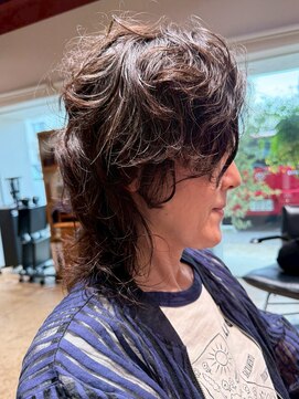 ナチュラル ヘアーデザイニング(Natural hair designing) モードウルフ/無造作パーマ/ハンサムウルフ/レイヤーカット/小顔