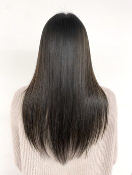 リラ(Lera)の写真/手で乾かしただけで纏まる【美髪矯正】がLeraでは大人気。自然な仕上がりで圧倒的に柔らかい艶髪に。