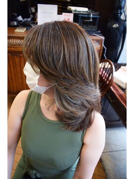 ベル(BELL) 白髪にブルーシルバーが入ってます☆【BELL桜新町/用賀】