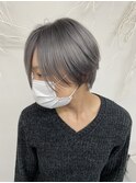 シルバーグレイ