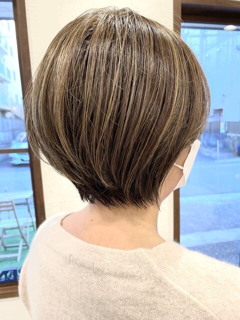 くびれヘアワンカールボブルフショコラベージュ【稲毛】