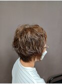 ゆるふわウェーブゴールドブラウンショートスタイル