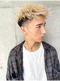 金髪ベリーショートアップバングスパイキーショートメンズカット