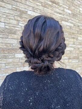 リンネ(RINNE) 編み込みシニヨン