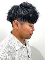 ヒュイル バイ ニアウ(Hwyl by Niau)&nbsp;メンズマッシュパーマニュアンスパーマスパイラルパーマ刈り上げ