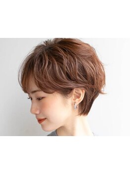 暗すぎない白髪染めも大人気！話題の白髪ぼかしでデザインカラーのようなオシャレな印象に◎