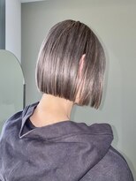 シアター(CIARTOR)&nbsp;ホワイトミルクティー/ハイトーンボブ