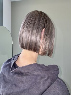 シアター(CIARTOR) ホワイトミルクティー/ハイトーンボブ