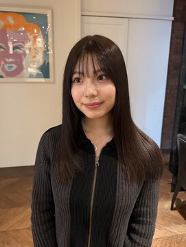 オリーブブラウン/透明感カラー/髪質改善/レイヤーカット