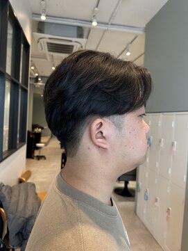 アヴェリー(avely) メンズカット/メンズパーマ/センターパート/髪質改善/頭浸浴スパ