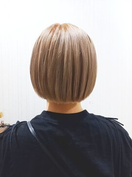 トムキャット(TOM CAT) ミニボブ×ミルクティーベージュ