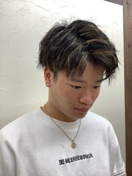 エムツー(M.M.) 刈り上げマッシュ