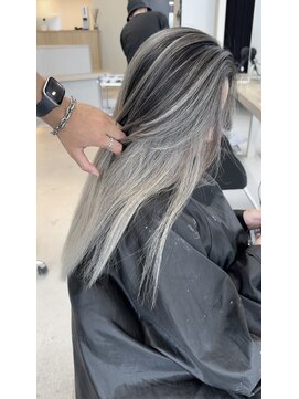 リア 近鉄八尾店(Lia) ホワイトバレイヤージュ