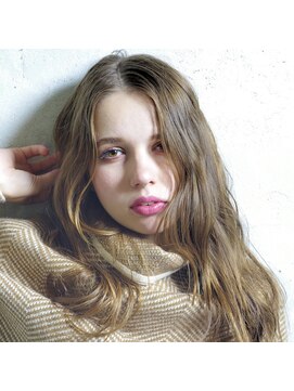 ループ(LOOP) 外国人風 レイヤー 透明感 ☆