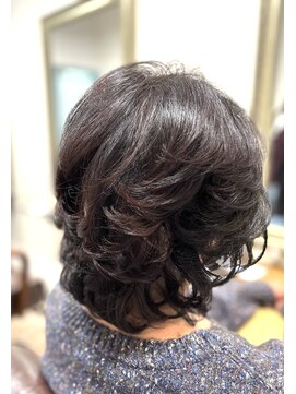 ヘアー グリーン(hair green) ふんわりウエーブ40代50代60代