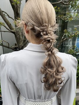 リノート バイ エゴル 名古屋(LINOET by ENGOL) 【LINOET名古屋】手島カミラ 二次会アレンジ