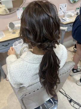 プーペ(pupe) ローポニーテール